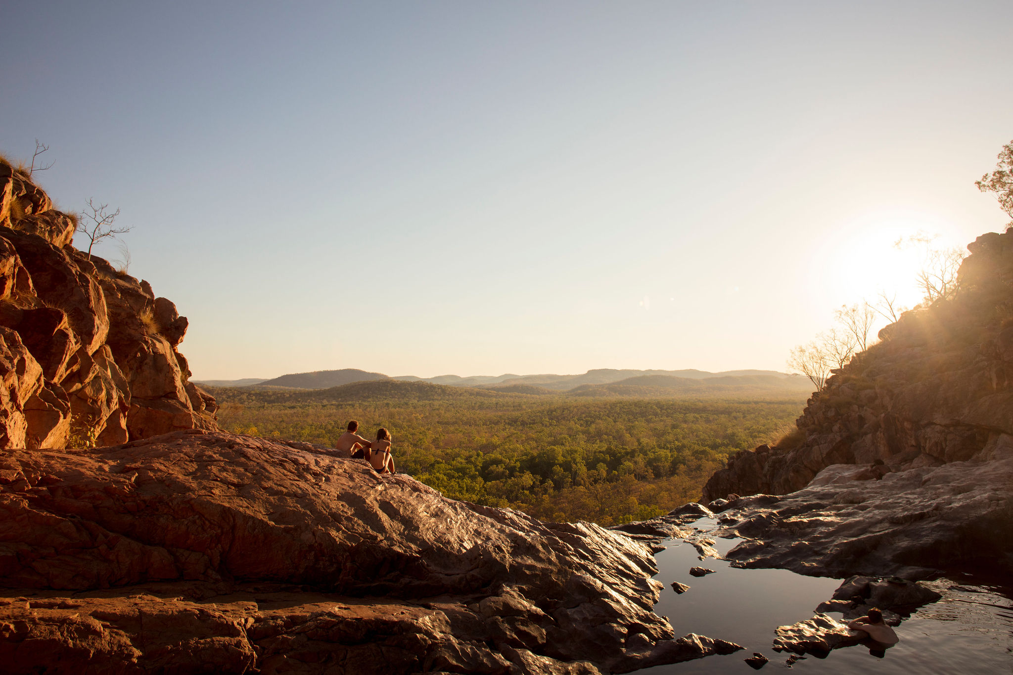 Dreaming of a tropical escape but unsure how long to spend in Darwin? Stay Your Way, your Darwin accommodation expert, unveils the perfect itinerary for every traveler. Explore vibrant markets, delve into national parks teeming with wildlife, or venture off the beaten path. Discover the ideal Darwin adventure for you, from 3-day city explorations to 10+ day outback escapes. Start crafting your unforgettable Darwin escape today!